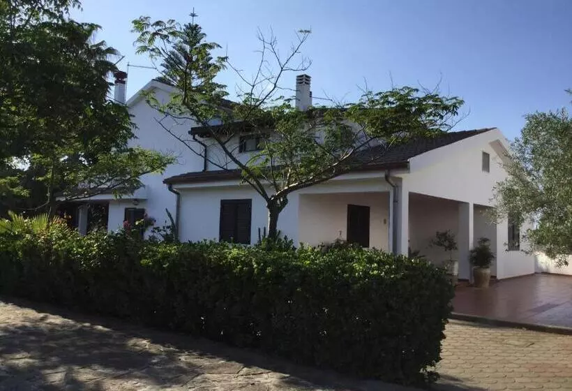 هتل Agriturismo Ricciardulli
