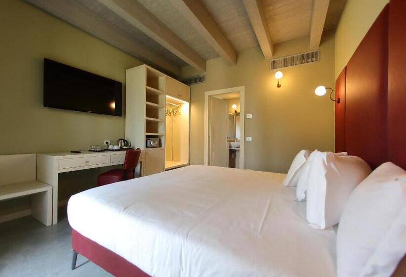 بنسيون La Boheme Chambres