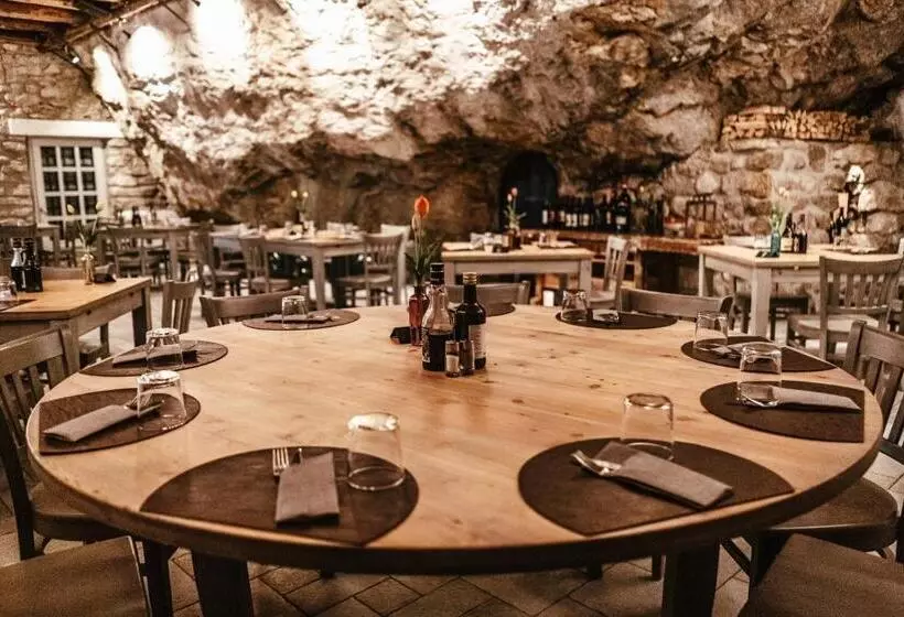 ペンション La Cantinota   Locanda De Manincor Rooms