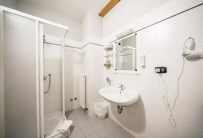 ペンション La Cantinota   Locanda De Manincor Rooms