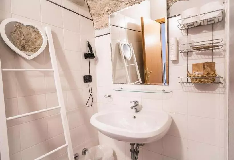 ペンション La Cantinota   Locanda De Manincor Rooms