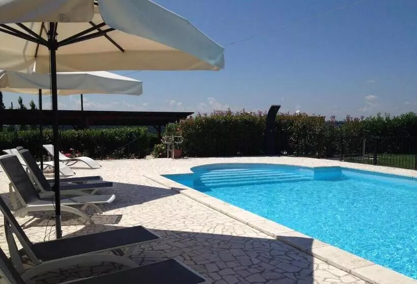 Hotelli Agriturismo Dei Casali