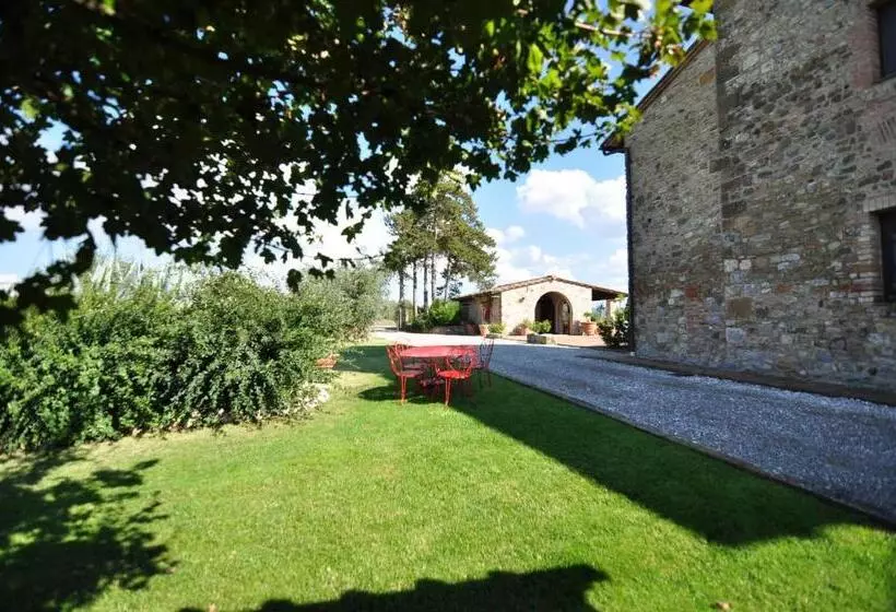 ホテル Agriturismo Podere Sertofano