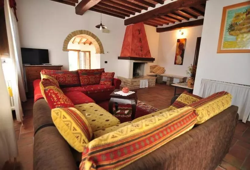 ホテル Agriturismo Podere Sertofano