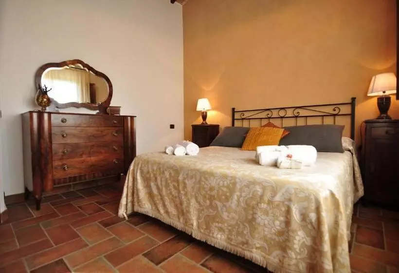 ホテル Agriturismo Podere Sertofano