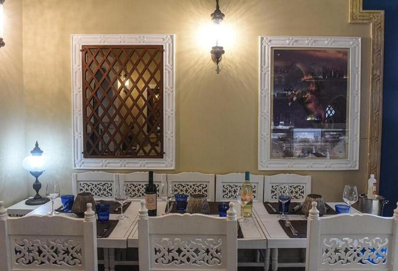 پانسیون Thaam