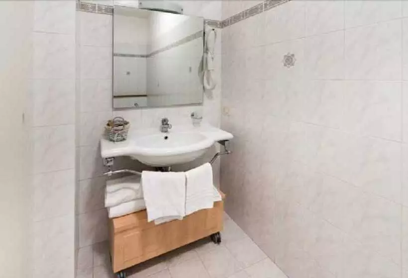 Residence La Rosa Di Nettuno