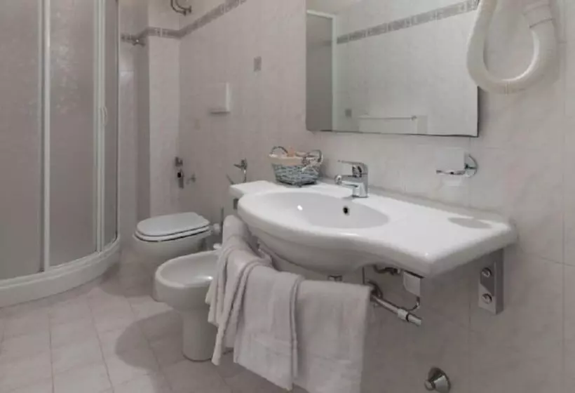 Residence La Rosa Di Nettuno