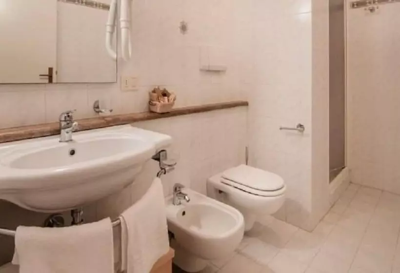 Residence La Rosa Di Nettuno