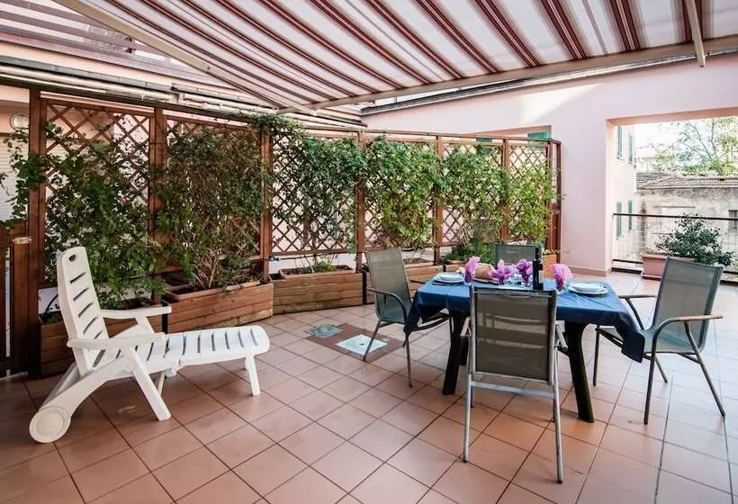 Residence La Rosa Di Nettuno