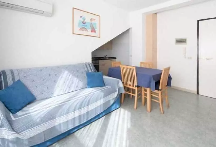 Residence La Rosa Di Nettuno