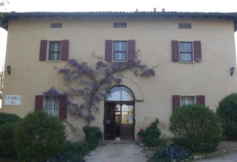 ホテル Agriturismo Montevecchio Isolani
