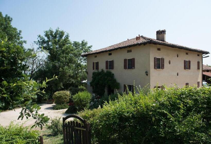 ホテル Agriturismo Montevecchio Isolani