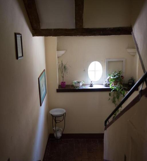 ホテル Agriturismo Montevecchio Isolani