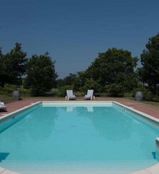 ホテル Agriturismo Montevecchio Isolani