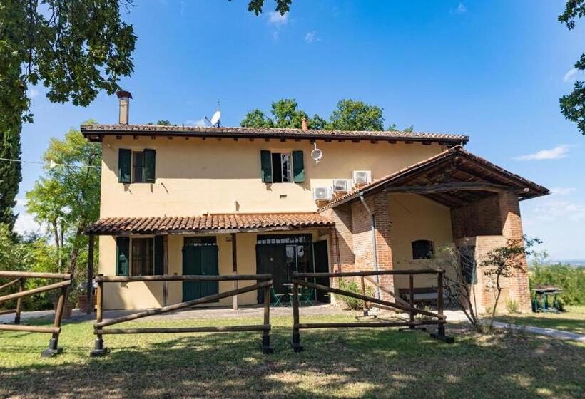 ホテル Agriturismo Montevecchio Isolani