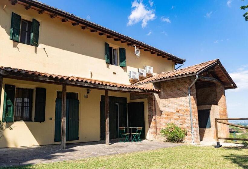 ホテル Agriturismo Montevecchio Isolani