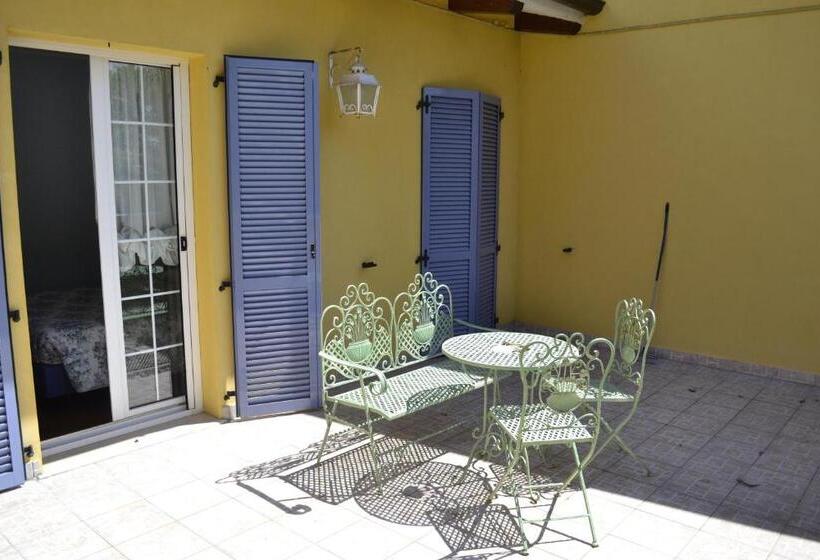 Отель La Tenuta Del Giglio