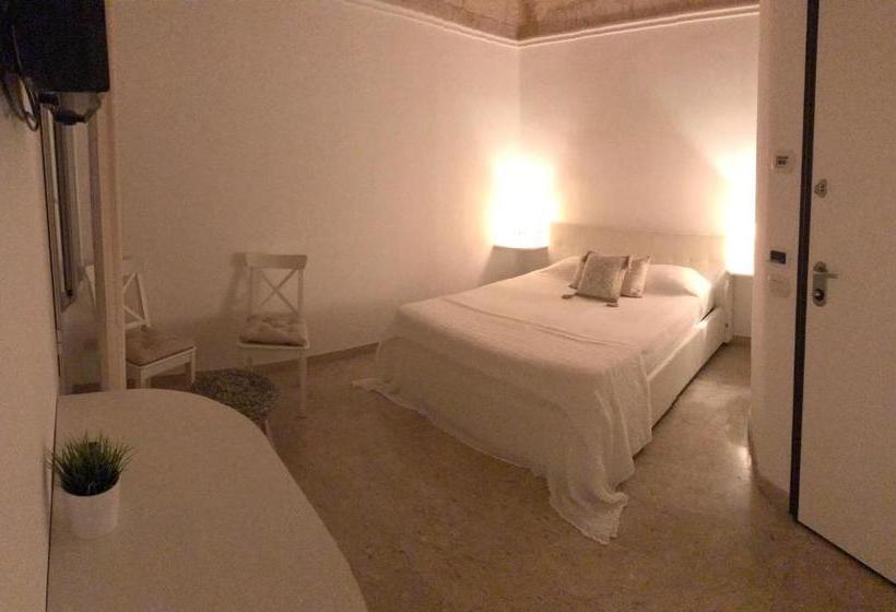 פנסיון Chichouse Guest House