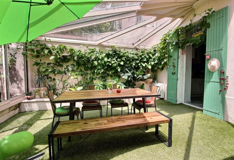 پانسیون Effets Personnels