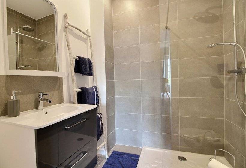 پانسیون Effets Personnels