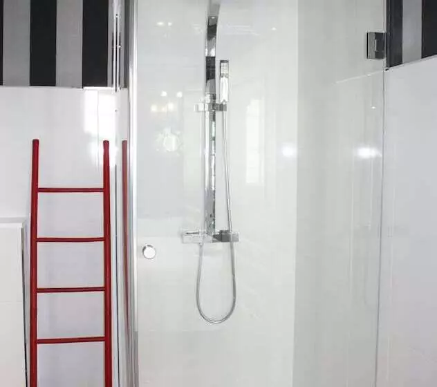 Le Comptoir Du Voyageur