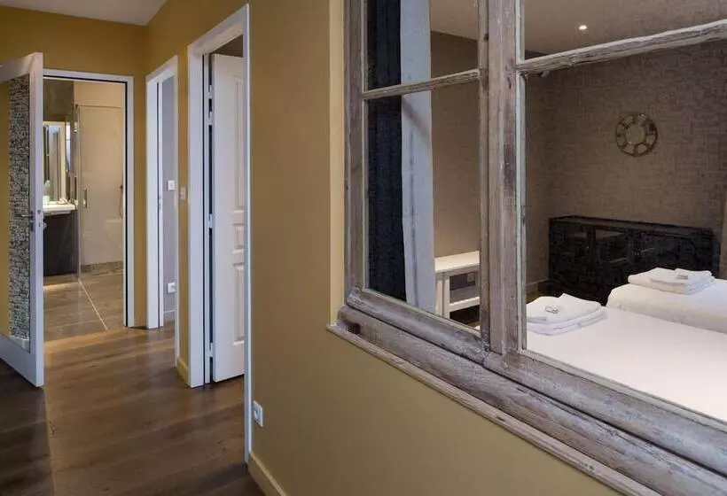 Le Comptoir Du Voyageur