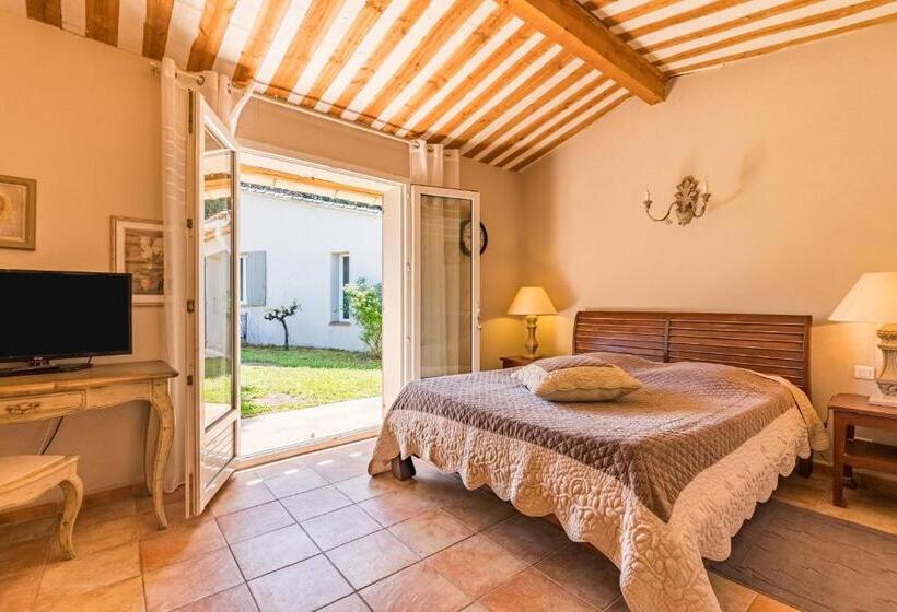 بنسيون Jade En Provence