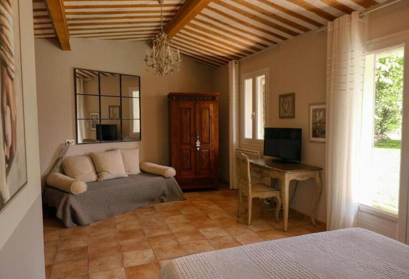 بنسيون Jade En Provence