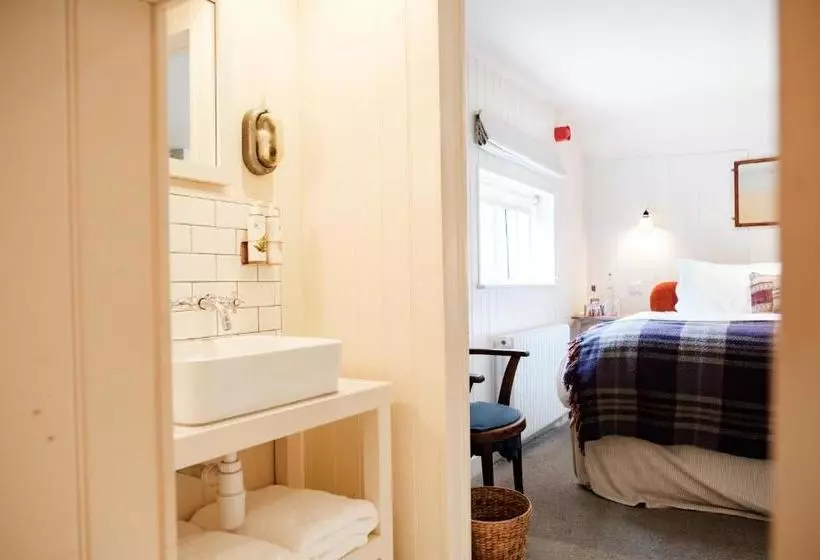 Hotelli Bel And The Dragon-cookham