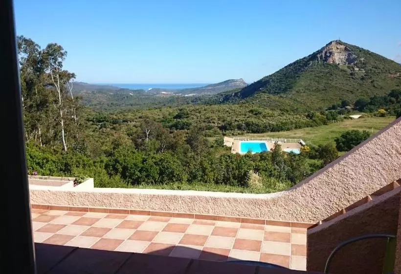 هتل Hôtel U Nebbiu