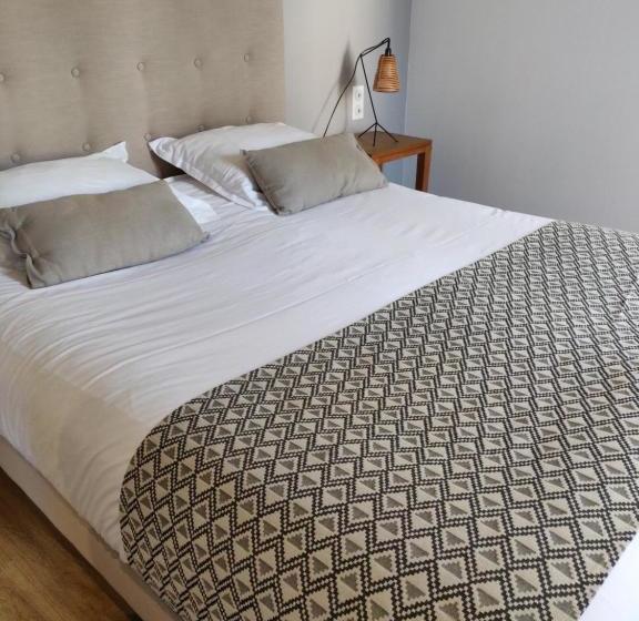 펜션 5 Chambres En Ville