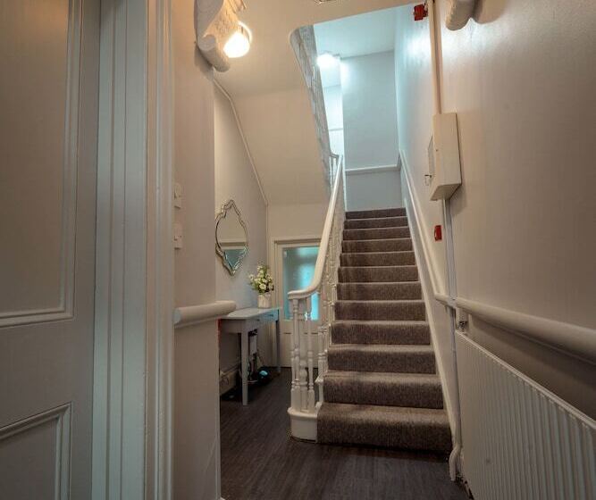 펜션 Anabelle's Guest House