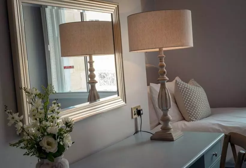 ペンション Anabelle's Guest House