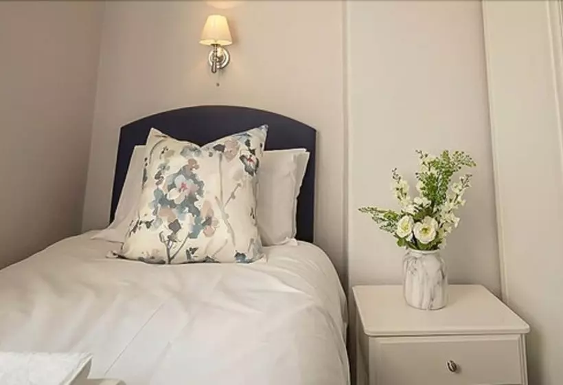 ペンション Anabelle's Guest House