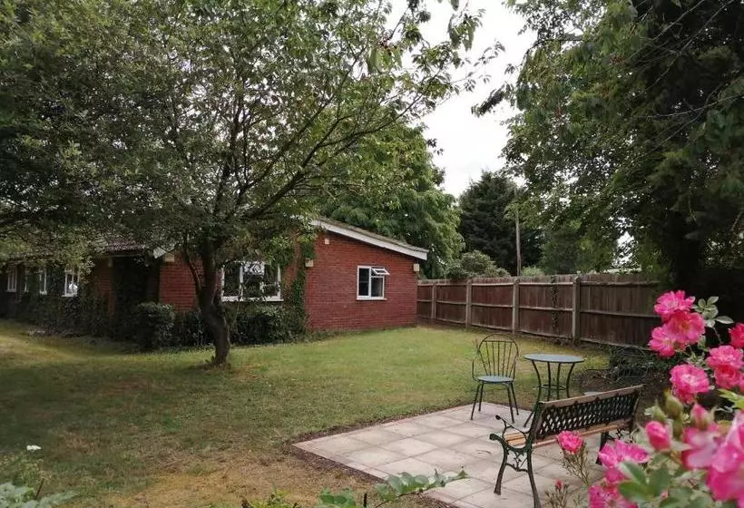 Majatalo Cherry Lodge