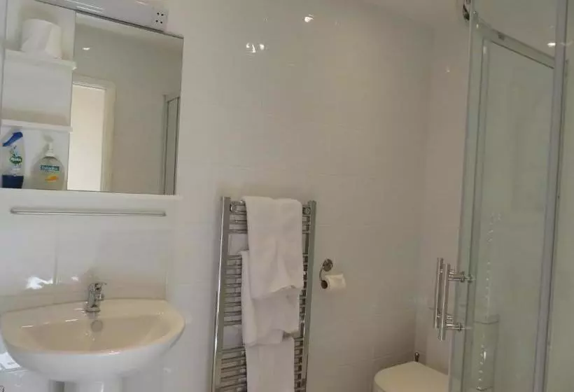 Majatalo Cherry Lodge