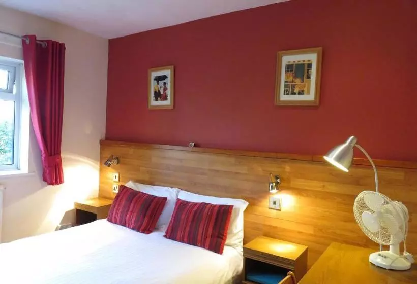 Majatalo Cherry Lodge