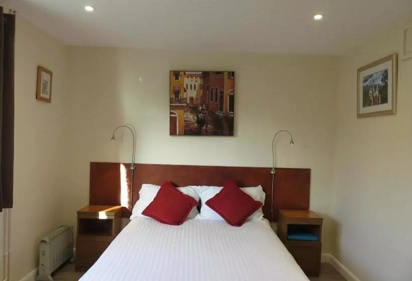 Majatalo Cherry Lodge