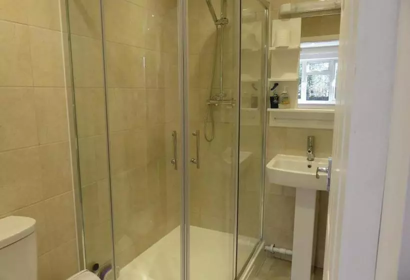 Majatalo Cherry Lodge