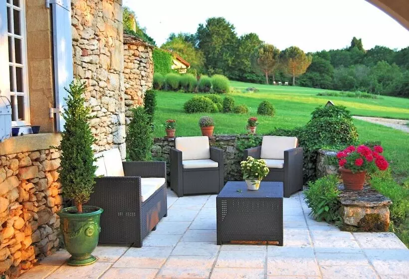 Majatalo Le Clos Lascazes Maison D Hôtes