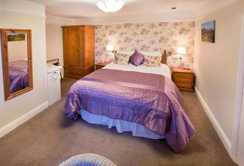 پانسیون The Cherrybrook