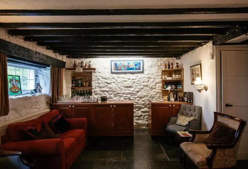 پانسیون The Cherrybrook