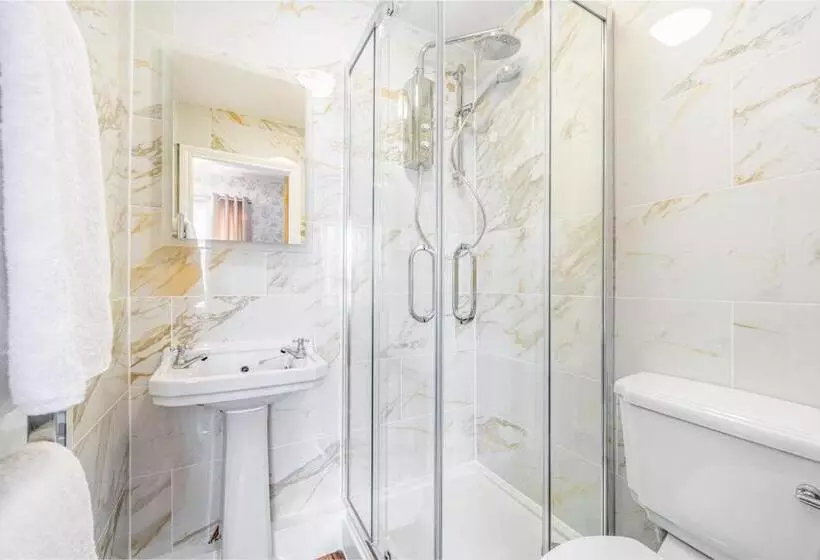 Retkeilymaja Whichcote Arms