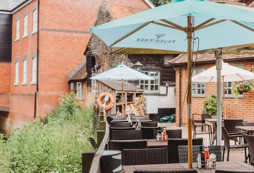 ホテル The Stag On The River