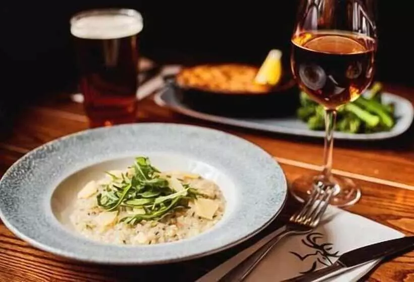 ホテル The Stag On The River