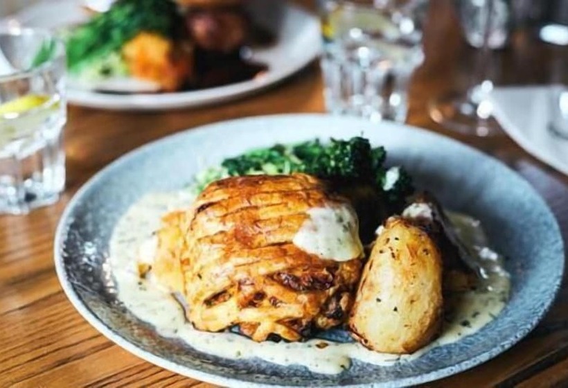 ホテル The Stag On The River