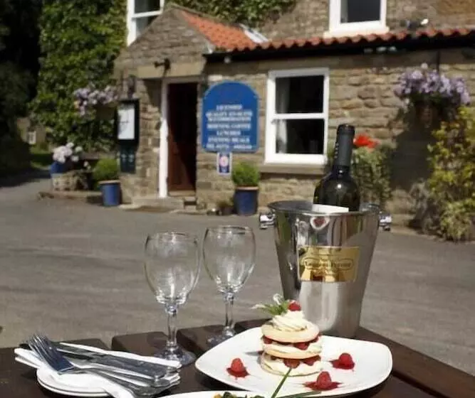 هاستل The Horseshoe Country Inn