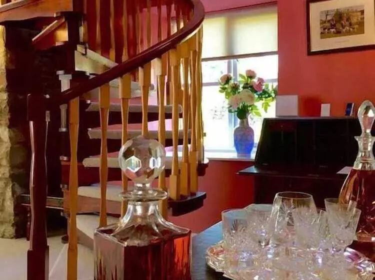 هاستل The Horseshoe Country Inn