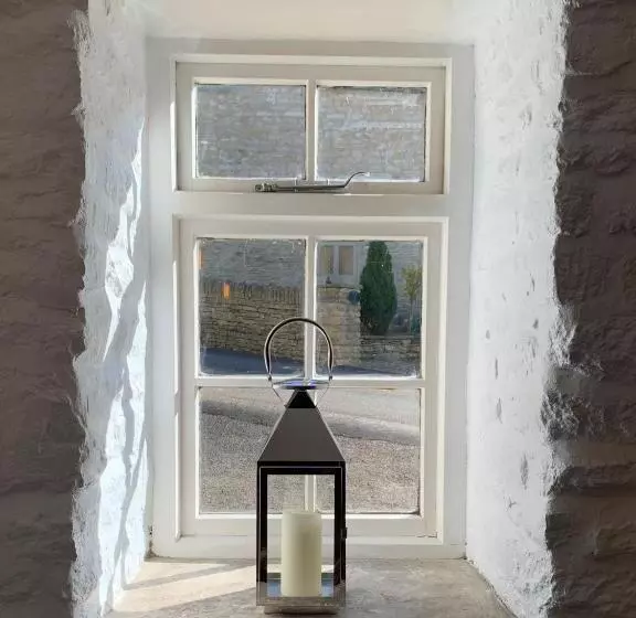 ユースホステル The Queen Matilda Country Rooms